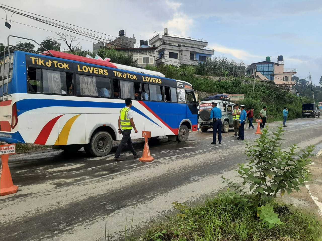 लागुपदार्थ सेवन गरी सवारी चलाउँदै गरेका ३ जना चालक ट्राफिक प्रहरीको नियन्त्रणमा