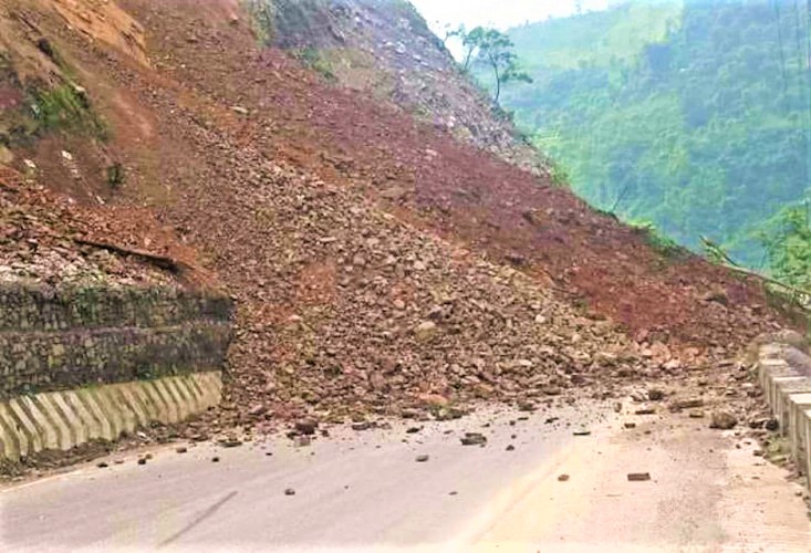 नारायणगढ–मुग्लिन सडकखण्ड अवरुद्ध